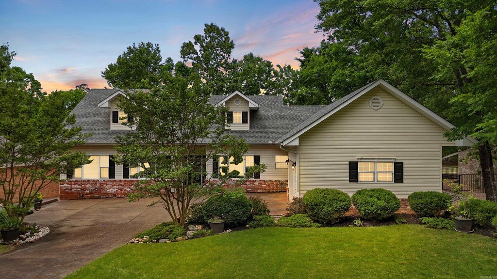 117 Cifuentes Way, Hot Springs Village, AR 71909