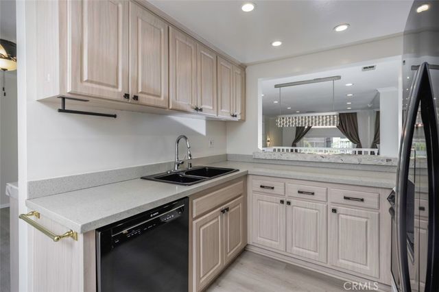 974 Palo Verde, Long Beach, CA 90815