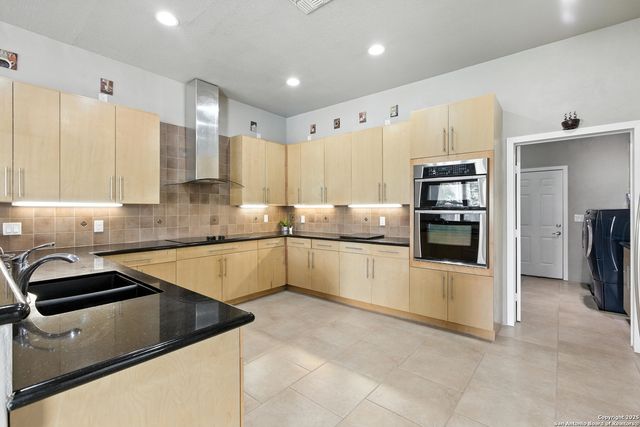 910 Silent, San Antonio, TX 78260
