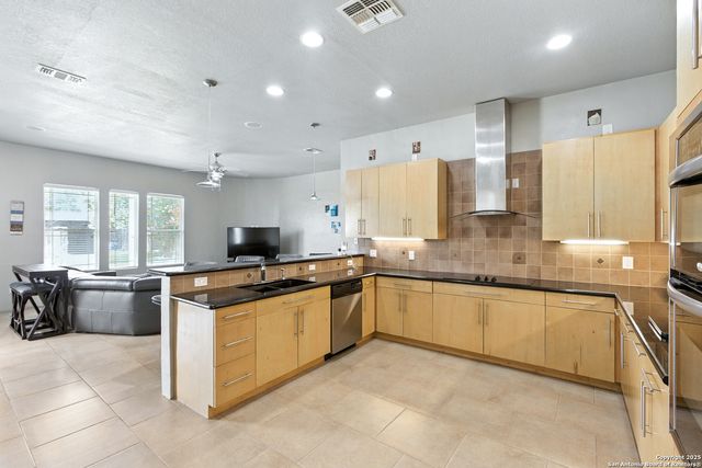 910 Silent, San Antonio, TX 78260