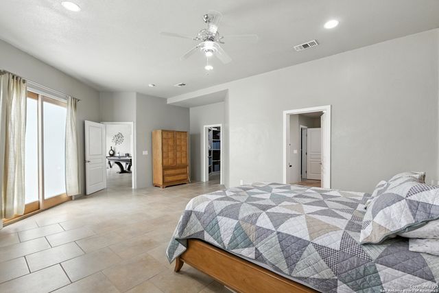 910 Silent, San Antonio, TX 78260