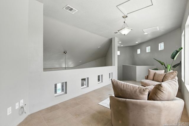 910 Silent, San Antonio, TX 78260