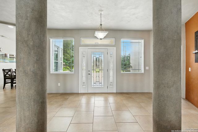 910 Silent, San Antonio, TX 78260