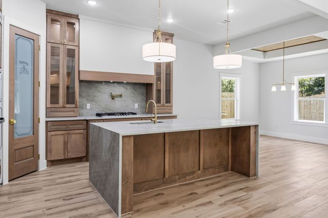 705 Cliff Street, Fort Worth, TX 76164