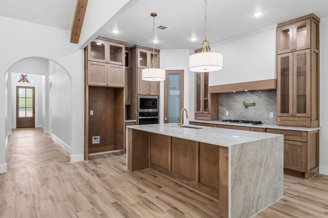 705 Cliff Street, Fort Worth, TX 76164