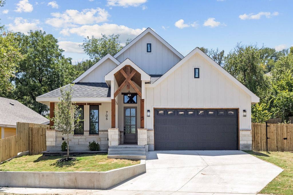 705 Cliff Street, Fort Worth, TX 76164