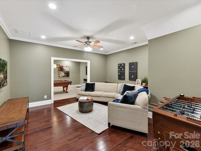 7805 Pemswood Street, Charlotte, NC 28277