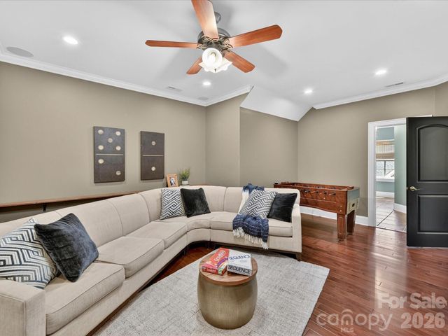 7805 Pemswood Street, Charlotte, NC 28277