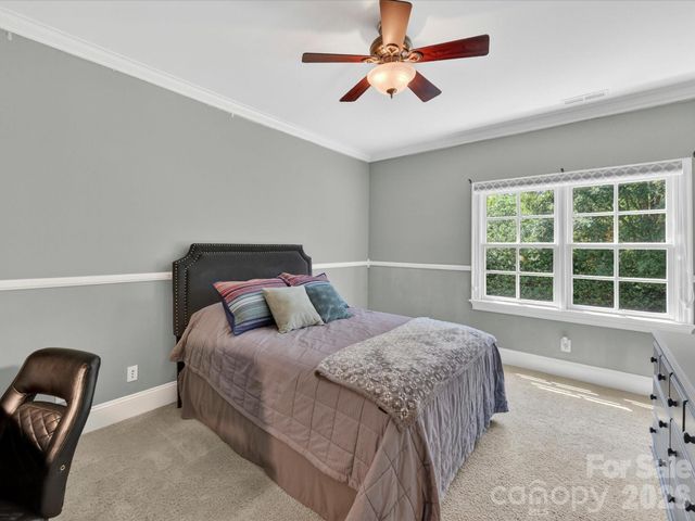 7805 Pemswood Street, Charlotte, NC 28277