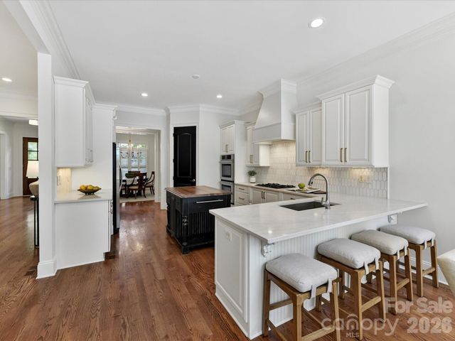 7805 Pemswood Street, Charlotte, NC 28277