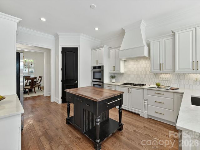 7805 Pemswood Street, Charlotte, NC 28277