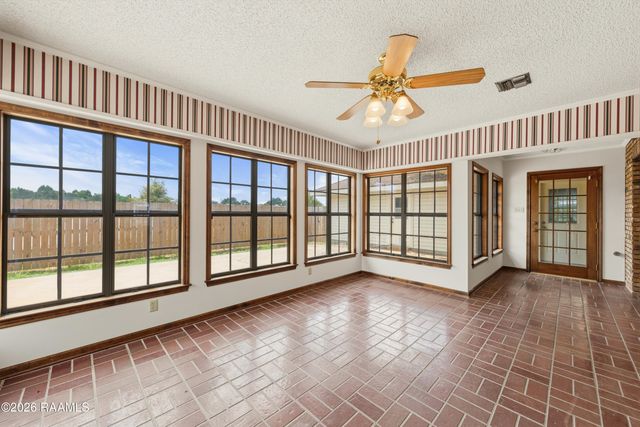 522 Claude Street, Breaux Bridge, LA 70517