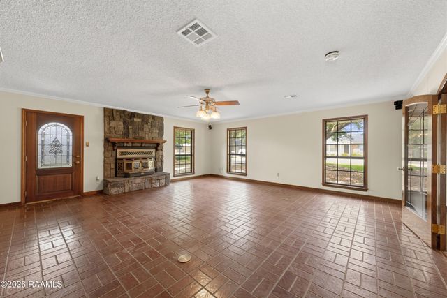 522 Claude Street, Breaux Bridge, LA 70517