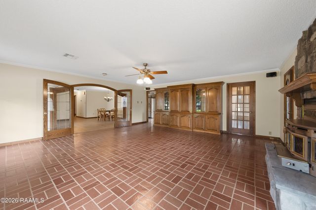 522 Claude Street, Breaux Bridge, LA 70517