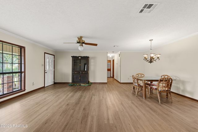 522 Claude Street, Breaux Bridge, LA 70517
