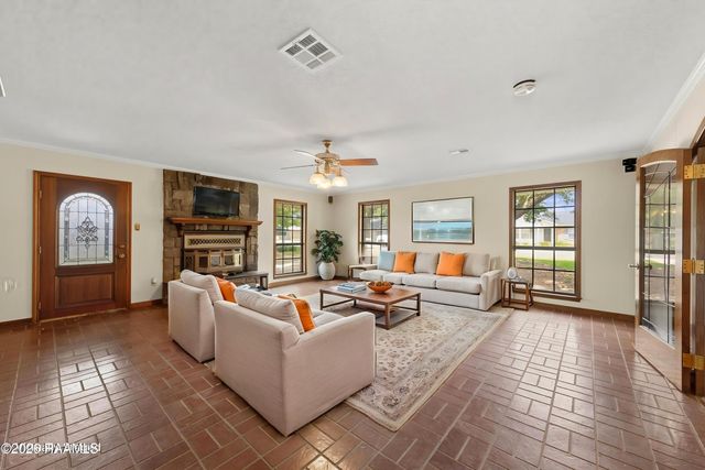522 Claude Street, Breaux Bridge, LA 70517