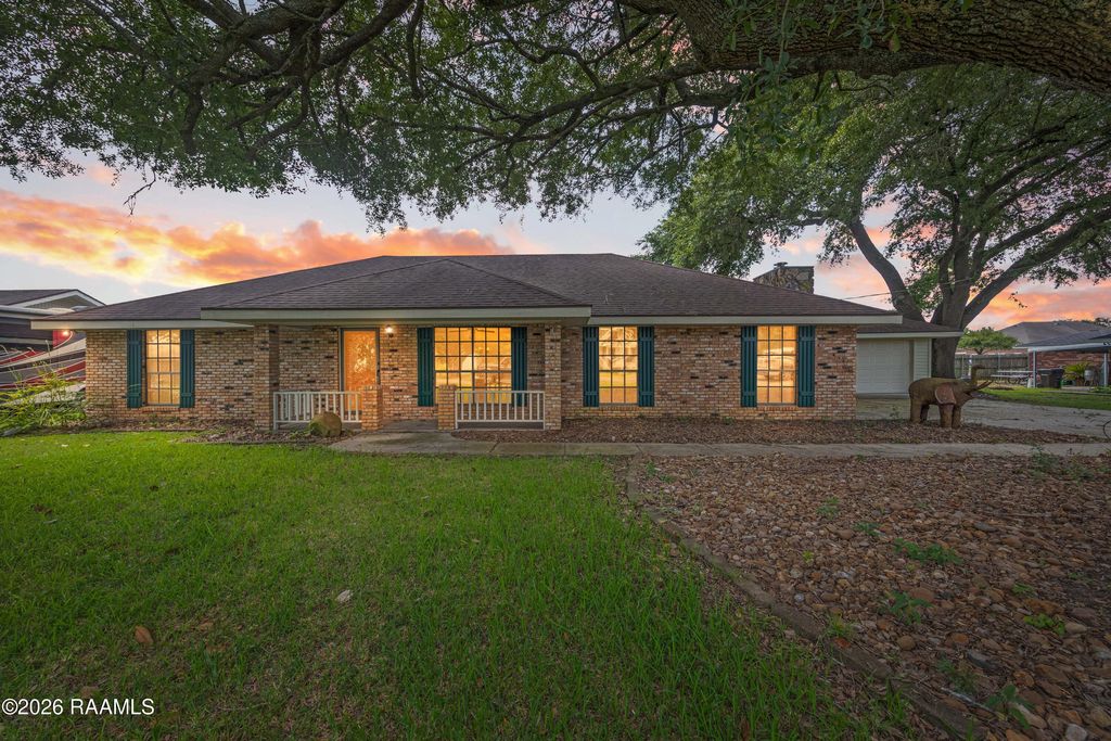 522 Claude Street, Breaux Bridge, LA 70517
