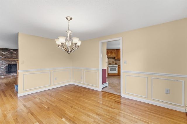 7 Gadsby Lane, Tiverton, RI 02878