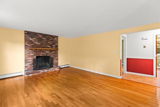 7 Gadsby Lane, Tiverton, RI 02878