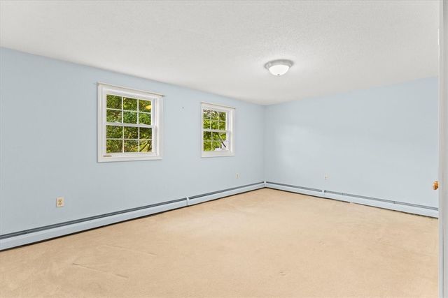 7 Gadsby Lane, Tiverton, RI 02878