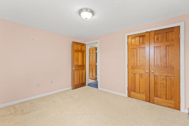 7 Gadsby Lane, Tiverton, RI 02878