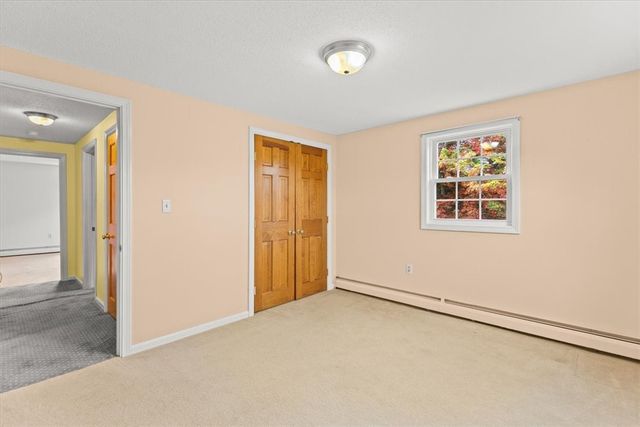 7 Gadsby Lane, Tiverton, RI 02878