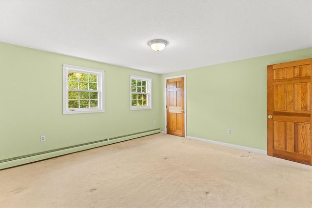 7 Gadsby Lane, Tiverton, RI 02878