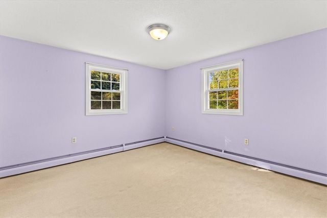 7 Gadsby Lane, Tiverton, RI 02878