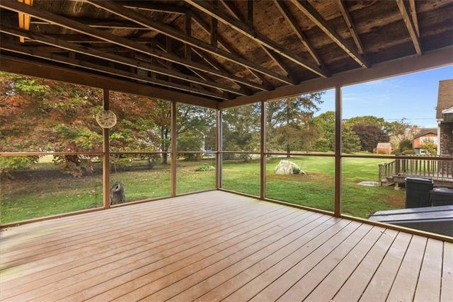 7 Gadsby Lane, Tiverton, RI 02878