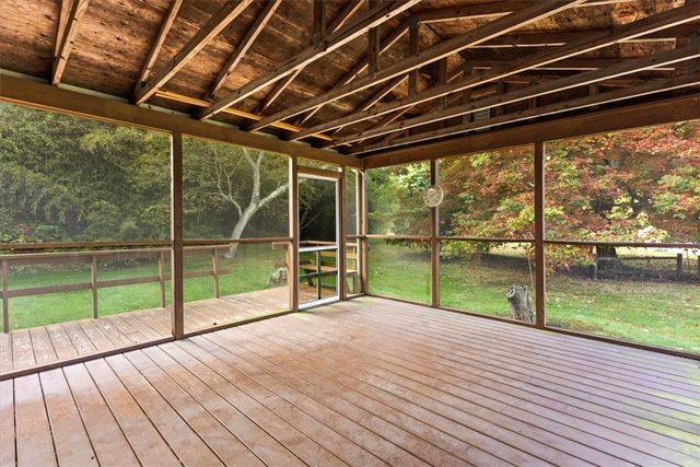 7 Gadsby Lane, Tiverton, RI 02878