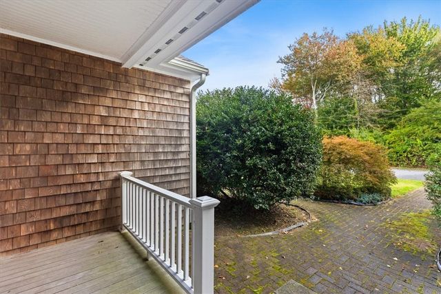 7 Gadsby Lane, Tiverton, RI 02878