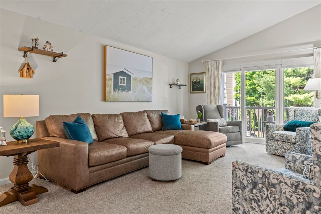 6 Marc Dr 6A9, Plymouth, MA 02360