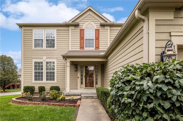 1864 W Concord Drive, Olathe, KS 66061