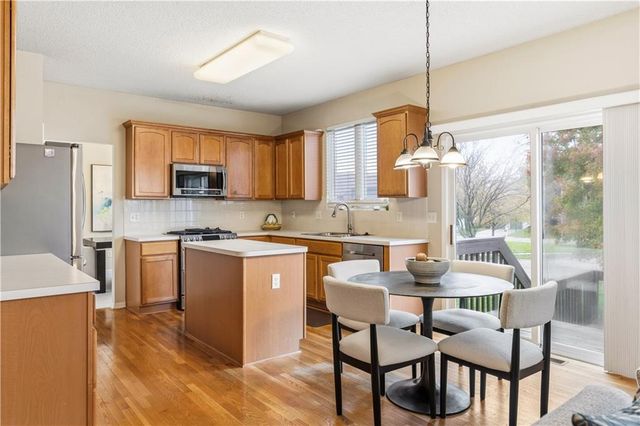 1864 W Concord Drive, Olathe, KS 66061