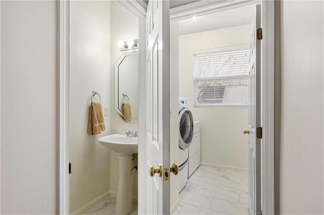 1864 W Concord Drive, Olathe, KS 66061