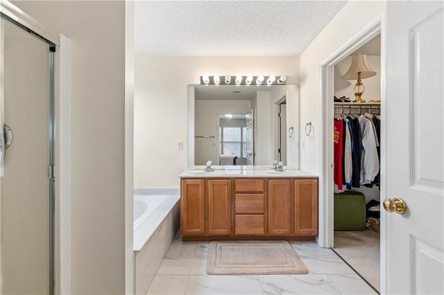 1864 W Concord Drive, Olathe, KS 66061