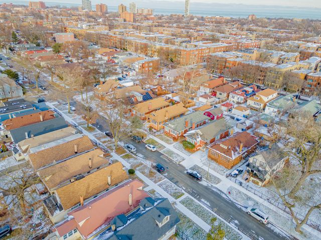 7715 S Oglesby Avenue, Chicago, IL 60649