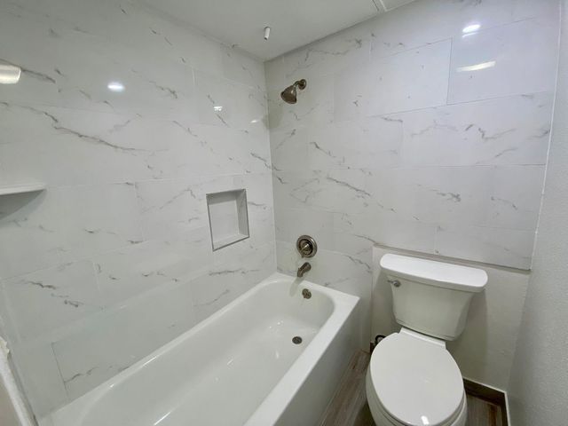 2100 Tanglewilde Street 723, Houston, TX 77063