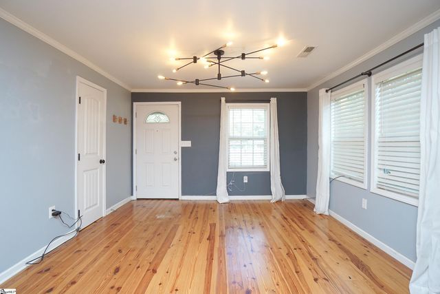 14 Duncan Road, Greenville, SC 29617