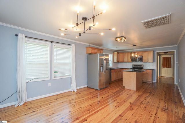 14 Duncan Road, Greenville, SC 29617