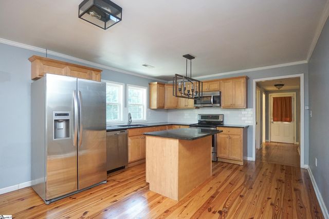 14 Duncan Road, Greenville, SC 29617