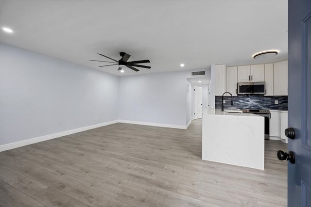 29 Burgundy Drive A, Delray Beach, FL 33484