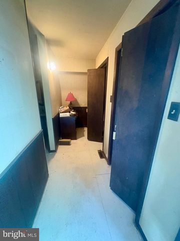 1085 GREENHILL DR, Hummelstown, PA 17036