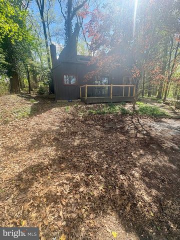 1085 GREENHILL DR, Hummelstown, PA 17036