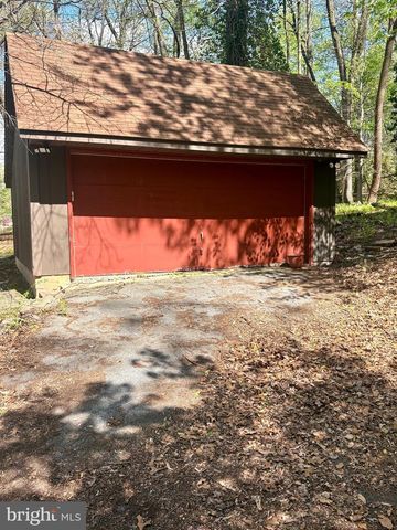 1085 GREENHILL DR, Hummelstown, PA 17036
