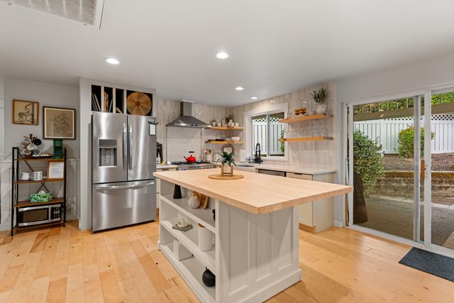 1350 Forestview Drive, Grants Pass, OR 97527