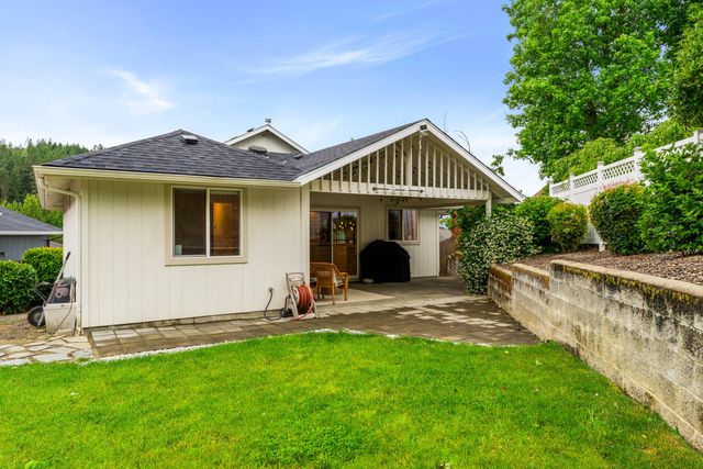1350 Forestview Drive, Grants Pass, OR 97527