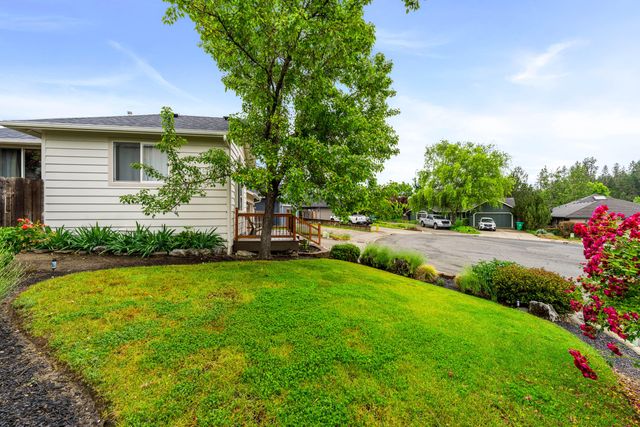 1350 Forestview Drive, Grants Pass, OR 97527