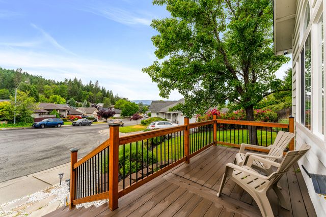 1350 Forestview Drive, Grants Pass, OR 97527