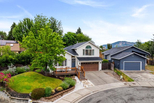 1350 Forestview Drive, Grants Pass, OR 97527